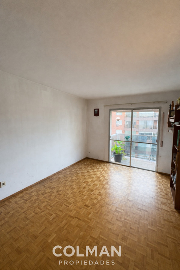 Apartamento ID.427 - Apartamento en venta en Pocitos - 3 dormitorios + servicio | Garaje | Terraza al frente | Muy luminoso