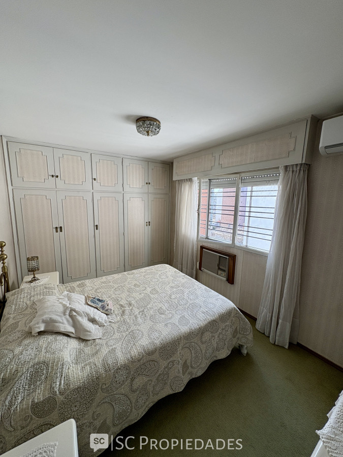 Apartamento ID.418 - VENTA POCITOS- 3 DORMITORIOS MAS SERVICIO-GARAGE FIJO