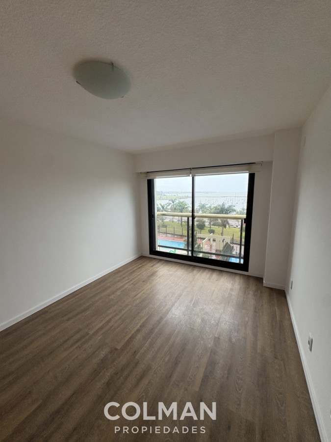 Apartamento ID.434 - Alquiler Puerto del Buceo- 4 dormitorios- Garage. 