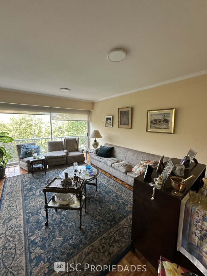 Apartamento ID.402 - Venta apartamento en Pocitos, 4 dormitorios, garage fijo.