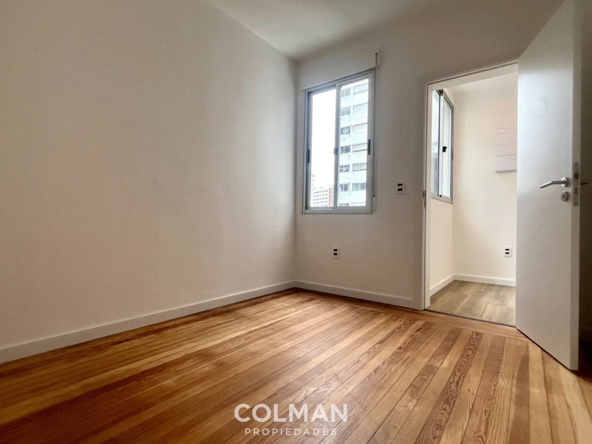 Apartamento ID.436 - Venta Centro Montevideo- 2 dormitorios- 2 baños completos- Todo Reciclado.