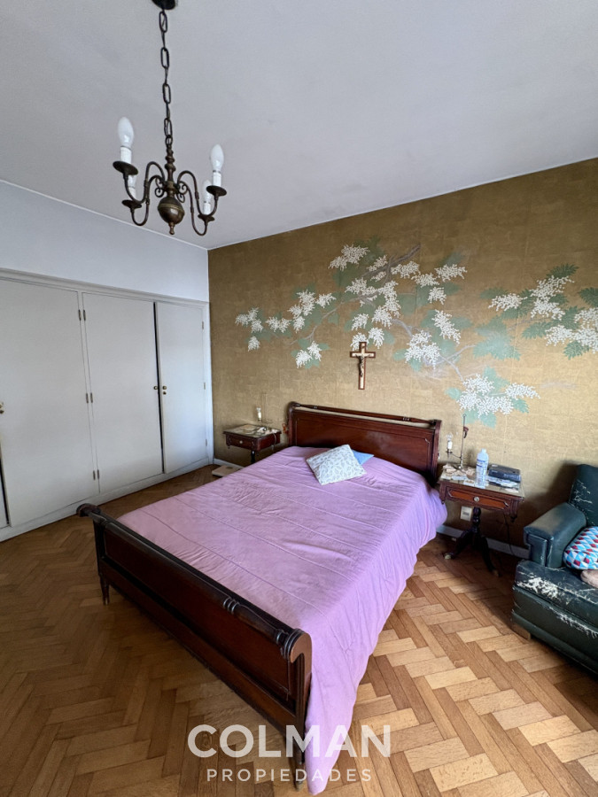 Apartamento ID.433 - Venta Rambla Punta Carretas-  3 Dormitorios mas servicio- Estufa leña- Garage Box- 