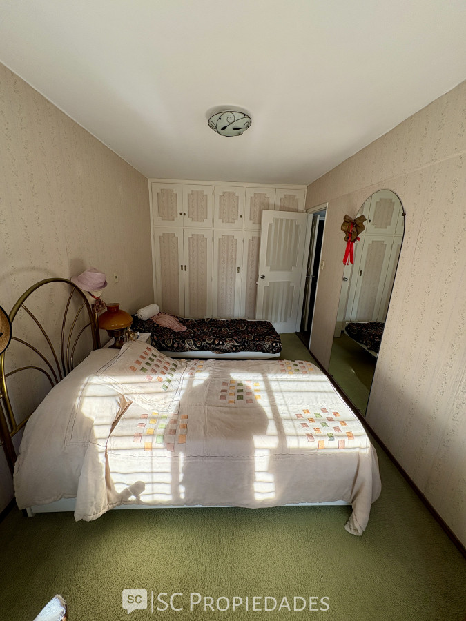 Apartamento ID.418 - VENTA POCITOS- 3 DORMITORIOS MAS SERVICIO-GARAGE FIJO