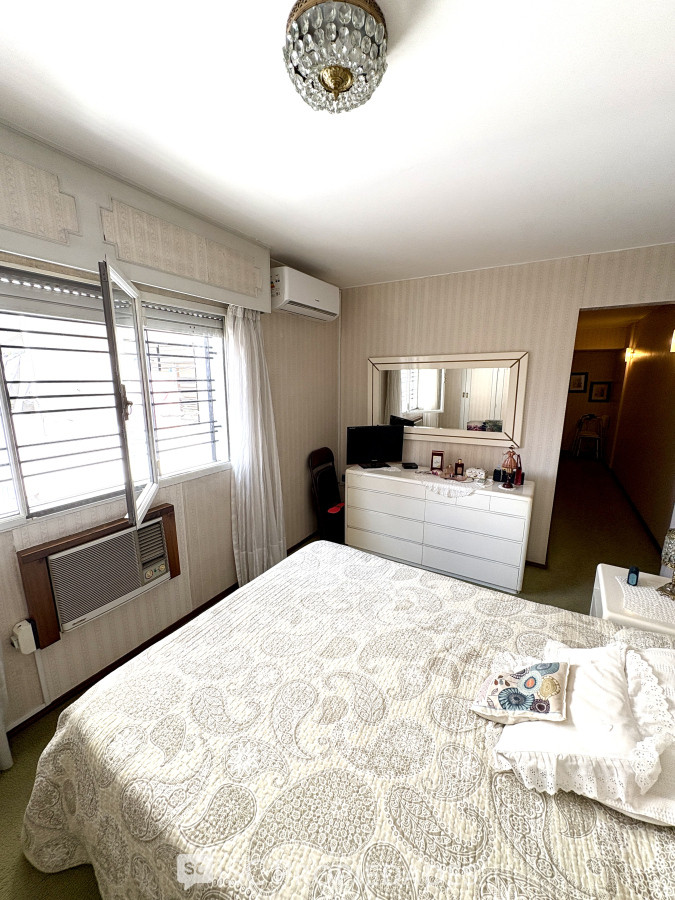 Apartamento ID.418 - VENTA POCITOS- 3 DORMITORIOS MAS SERVICIO-GARAGE FIJO