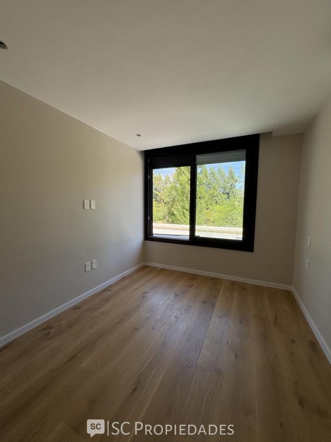Casa ID.13 - Casa en venta Carrasco 3 dormitorios