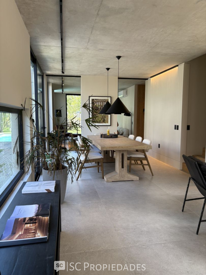 Casa ID.13 - Casa en venta Carrasco 3 dormitorios
