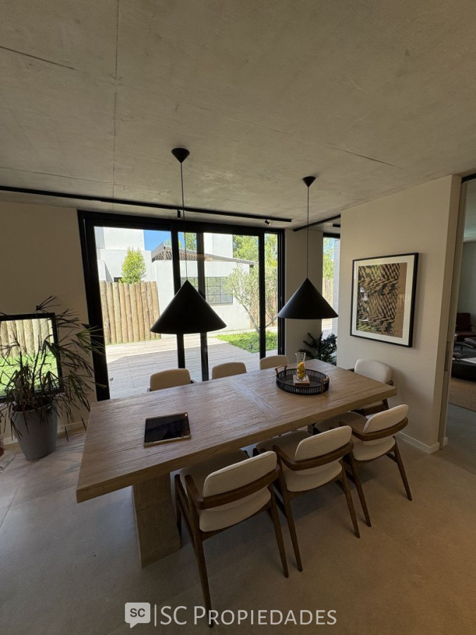 Casa ID.13 - Casa en venta Carrasco 3 dormitorios