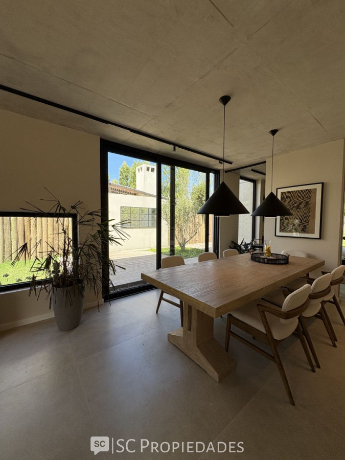 Casa ID.13 - Casa en venta Carrasco 3 dormitorios