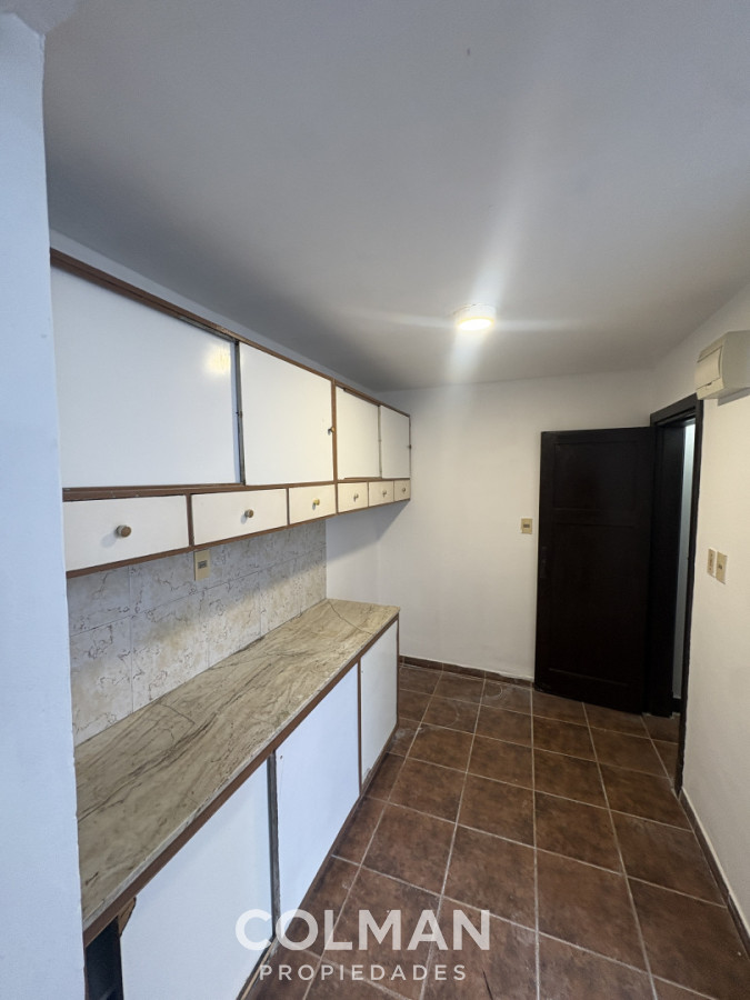Casa ID.432 - Alquiler Casa en Pocitos - 3 dormitorios- 2 baños- Garage - Patio