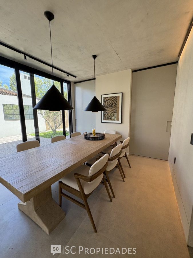 Casa ID.13 - Casa en venta Carrasco 3 dormitorios