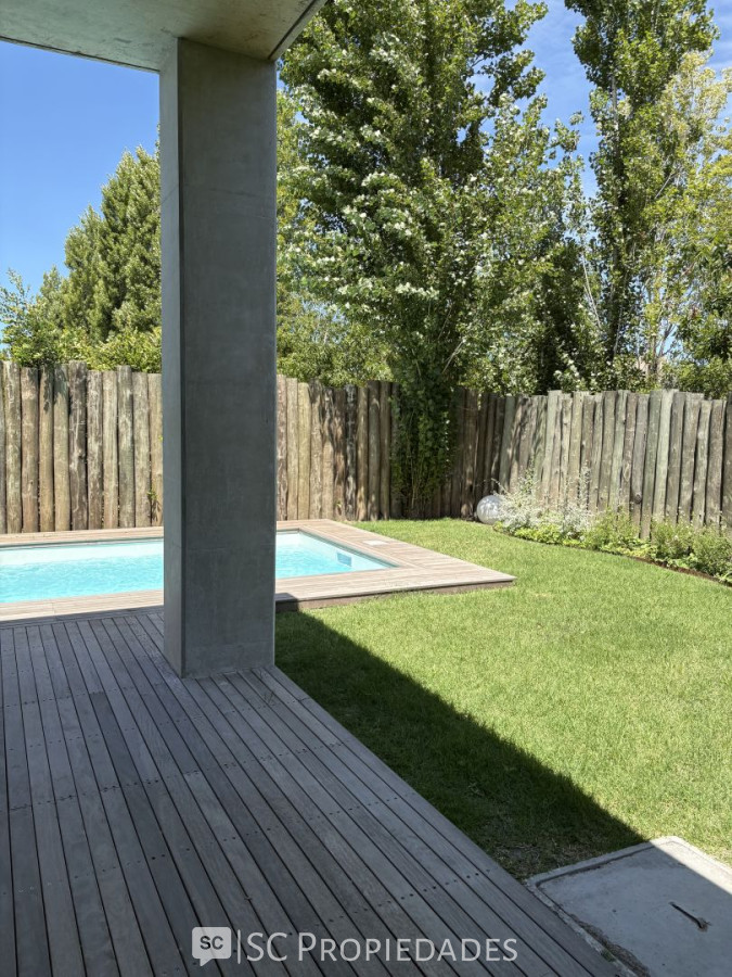 Casa ID.13 - Casa en venta Carrasco 3 dormitorios