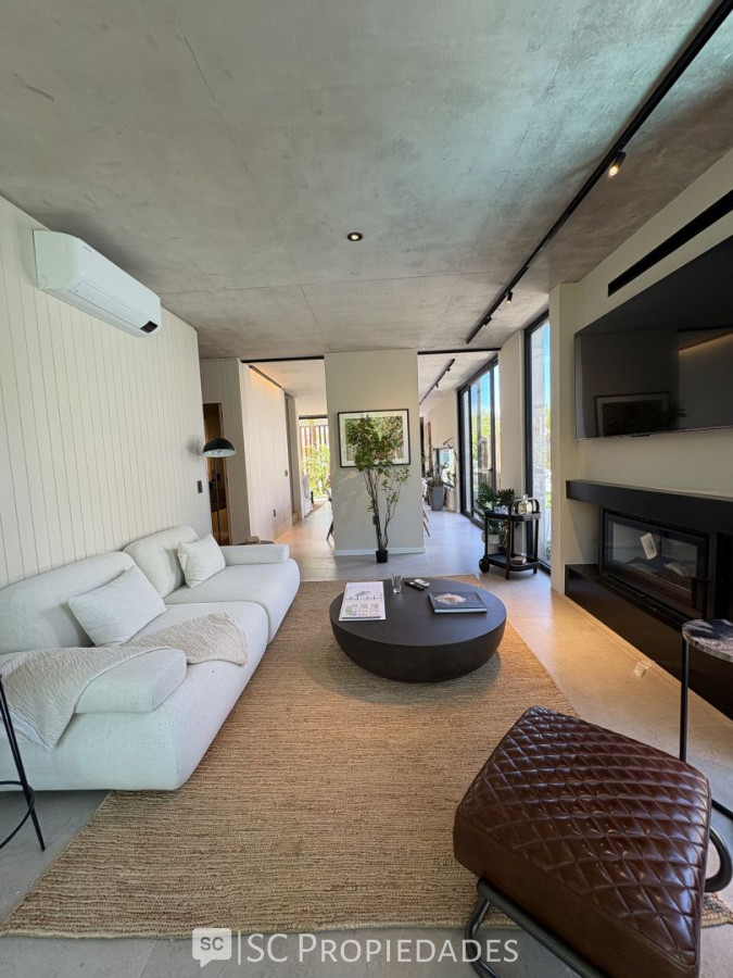 Casa ID.13 - Casa en venta Carrasco 3 dormitorios