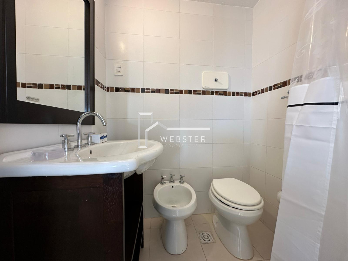 Apartamento ID.1607 - Departamento en primera linea playa brava, 2 dormitorios y medio.