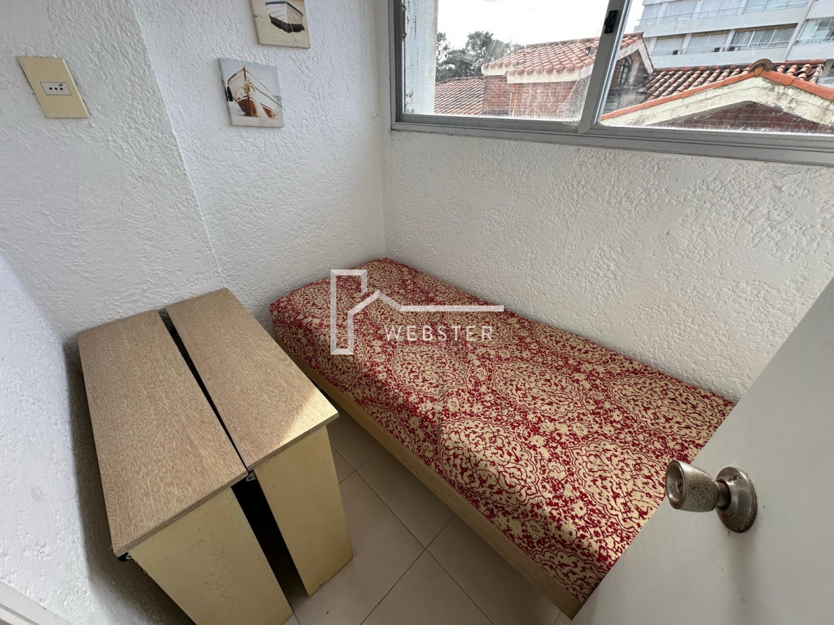 Apartamento ID.1607 - Departamento en primera linea playa brava, 2 dormitorios y medio.