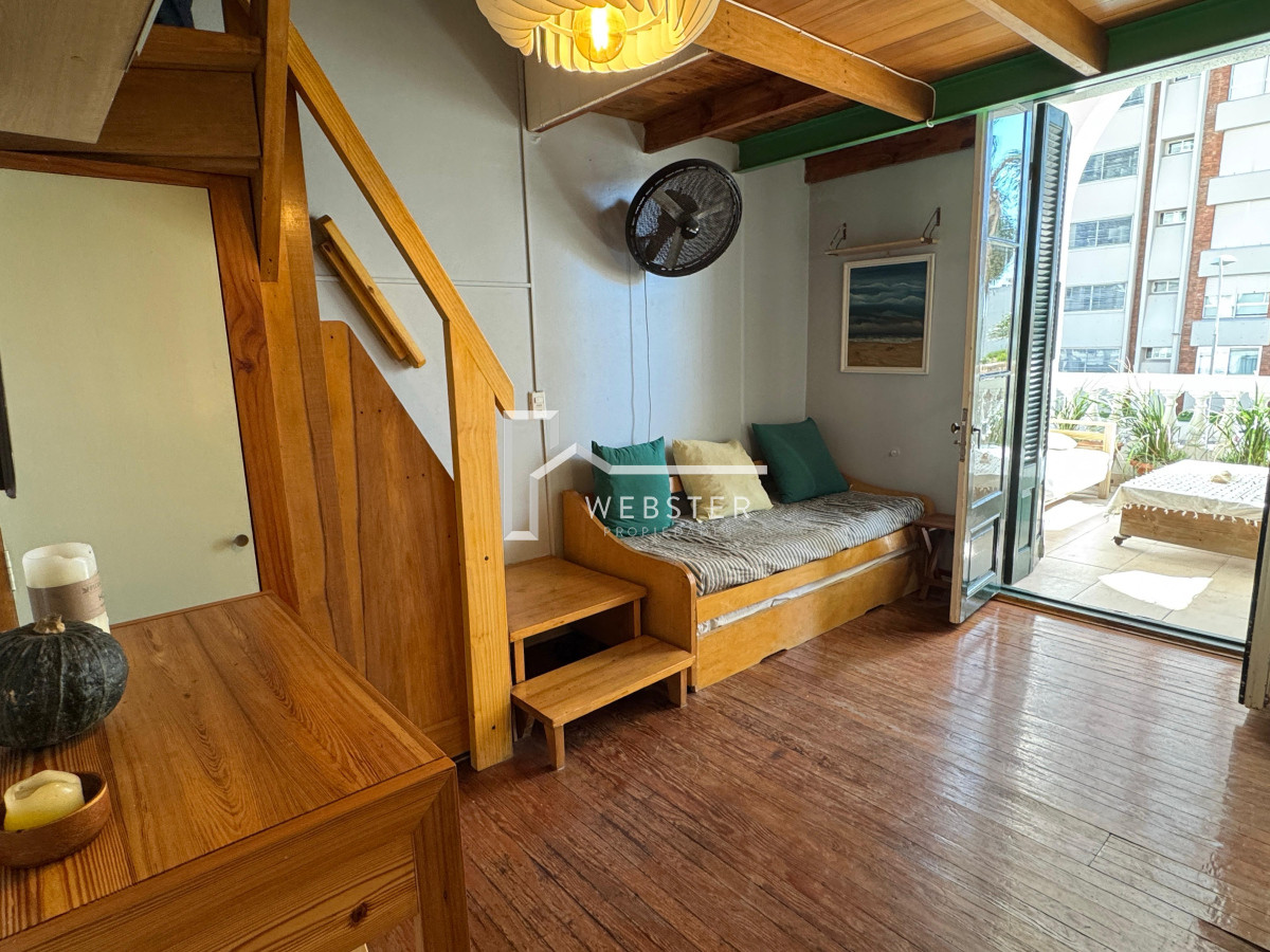 Apartamento ID.2194 - Oportunidad en venta, un dormitorio, Duplex, en Punta del este.