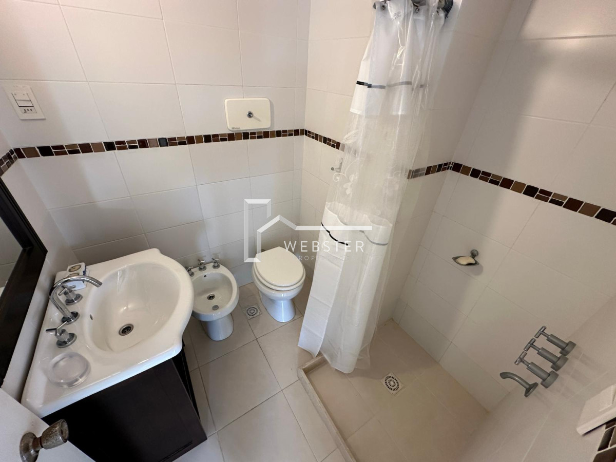 Apartamento ID.1607 - Departamento en primera linea playa brava, 2 dormitorios y medio.