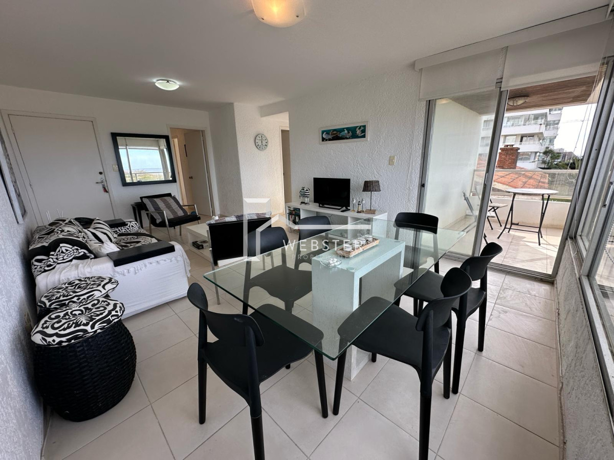 Apartamento ID.1607 - Departamento en primera linea playa brava, 2 dormitorios y medio.