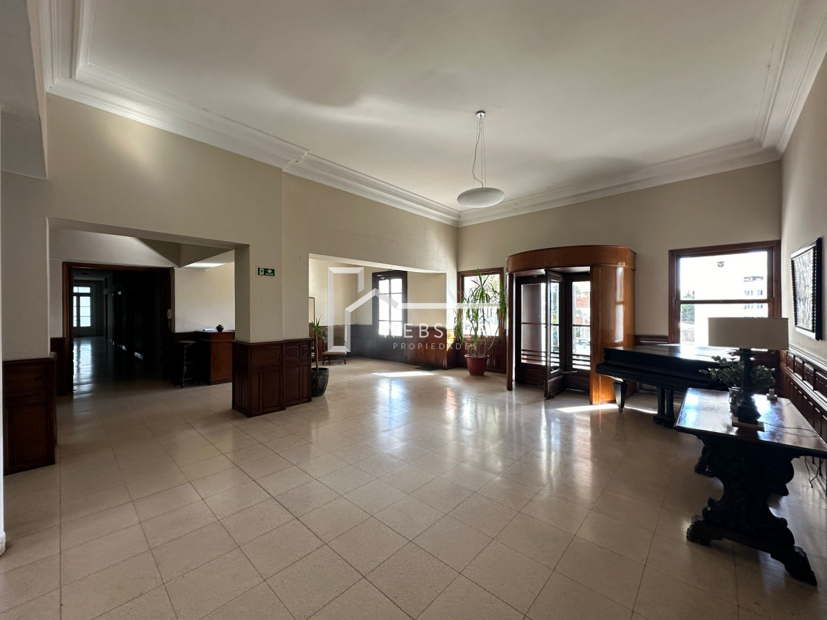 Apartamento ID.2194 - Oportunidad en venta, un dormitorio, Duplex, en Punta del este.