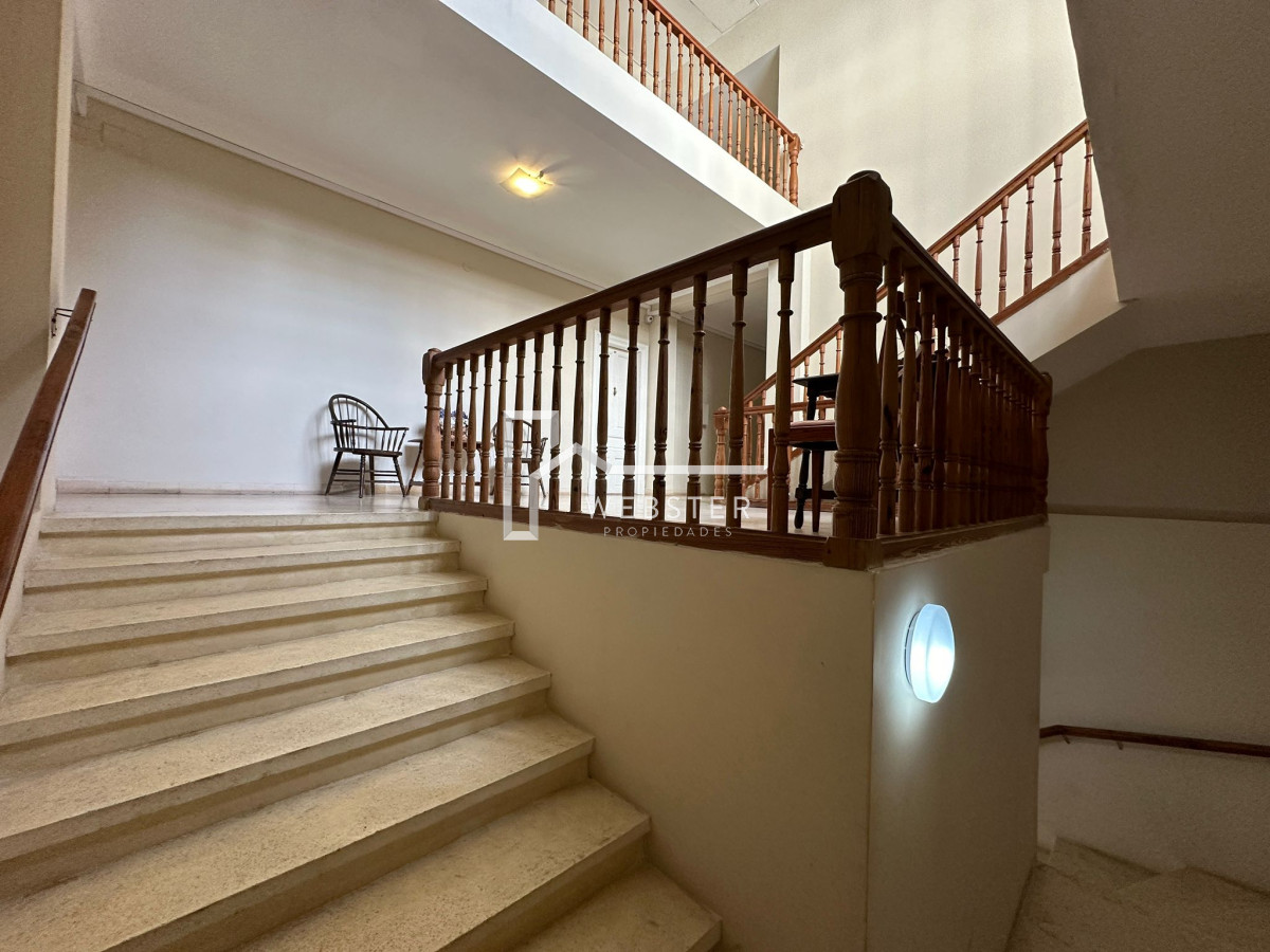Apartamento ID.2194 - Oportunidad en venta, un dormitorio, Duplex, en Punta del este.