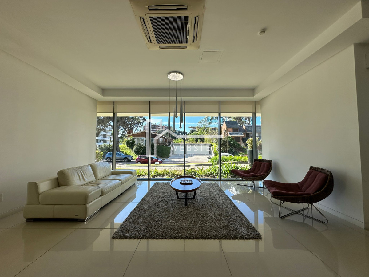 Apartamento ID.2203 - Departamento en venta, a pasos de la playa brava, Punta del este.