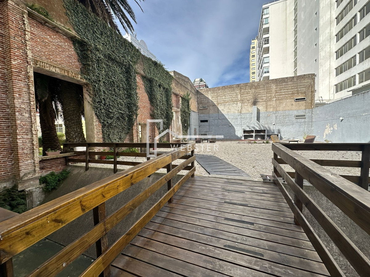 Apartamento ID.2194 - Oportunidad en venta, un dormitorio, Duplex, en Punta del este.