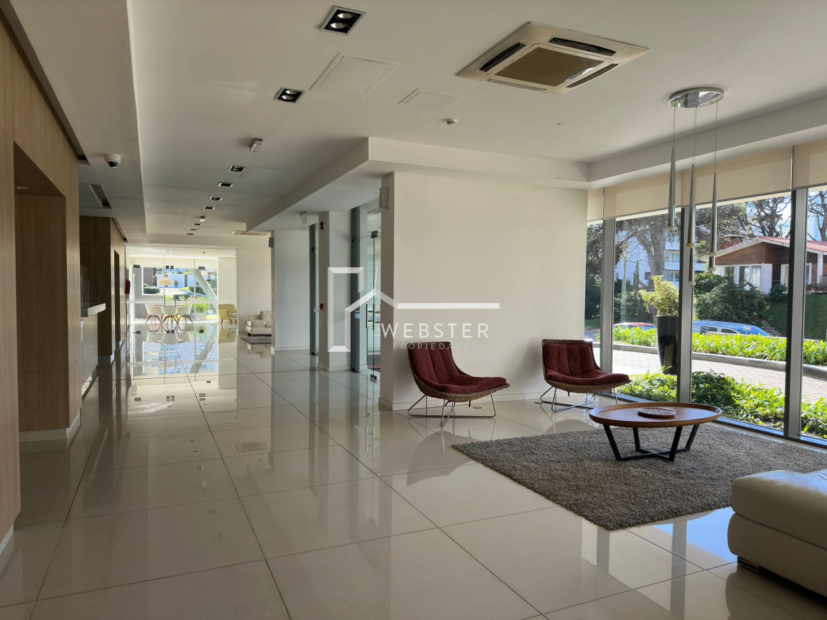 Apartamento ID.2203 - Departamento en venta, a pasos de la playa brava, Punta del este.