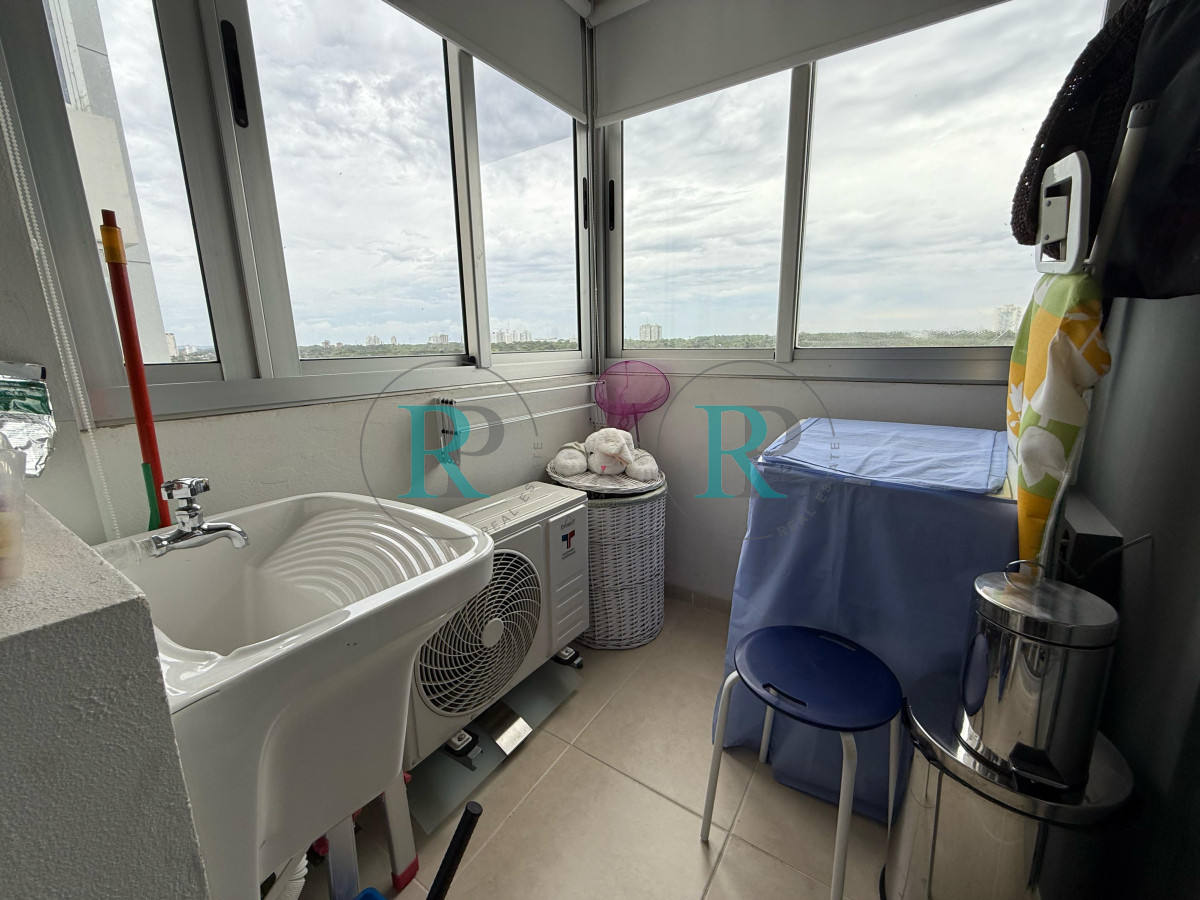 Apartamento ID.2418 - Departamento en venta, hermosa vista al mar, piso alto.