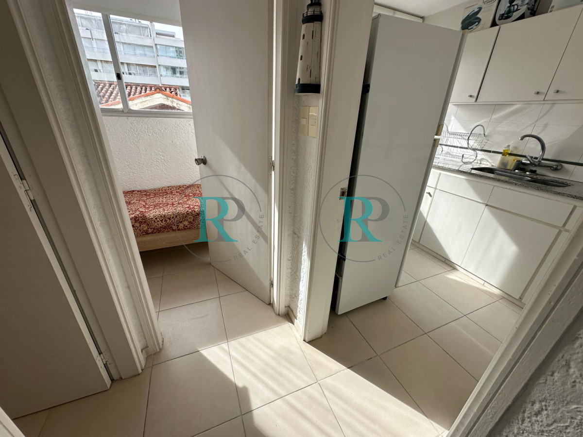 Apartamento ID.1988 - Departamento en primera linea playa brava, 2 dormitorios y medio.
