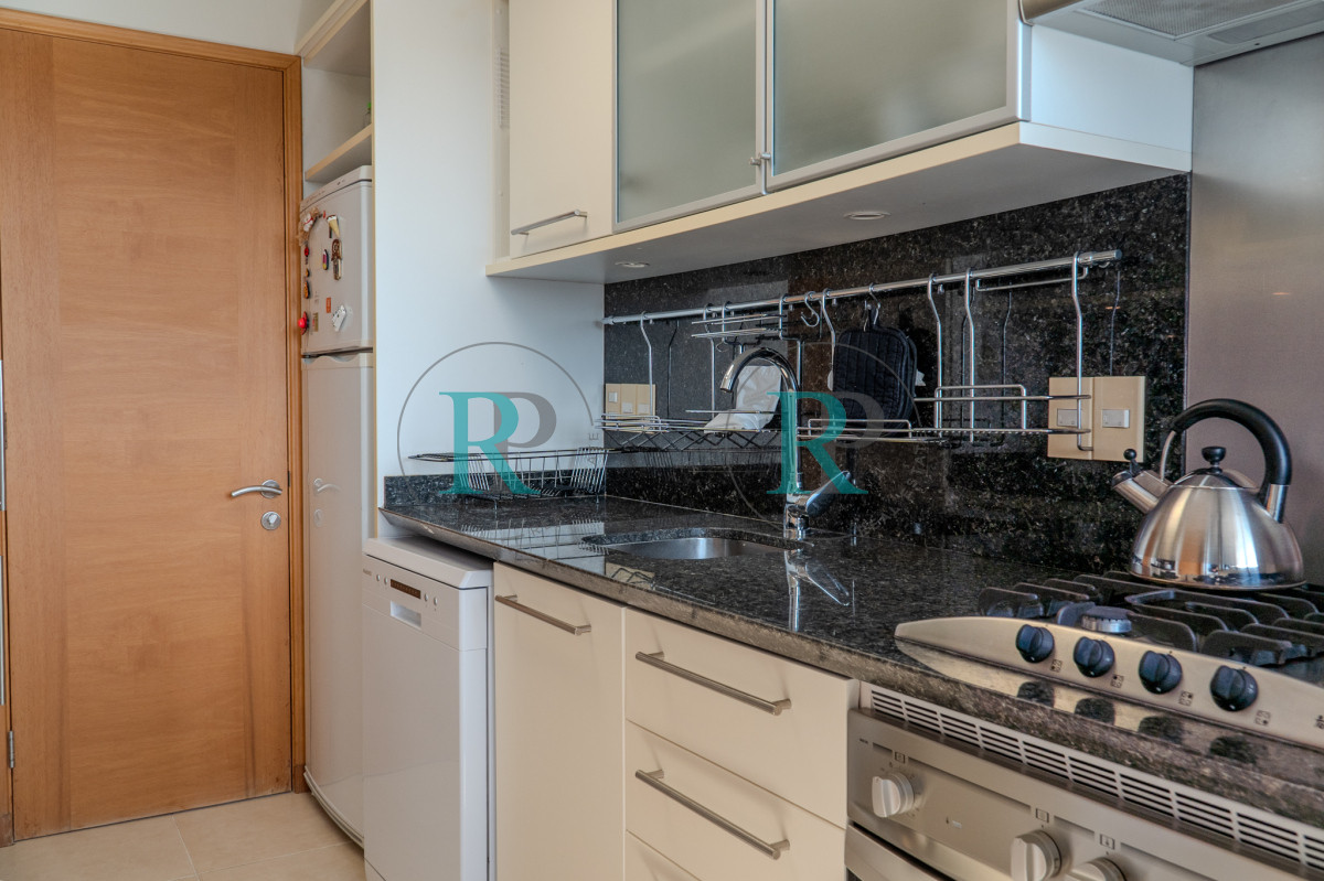 Apartamento ID.2418 - Departamento en venta, hermosa vista al mar, piso alto.