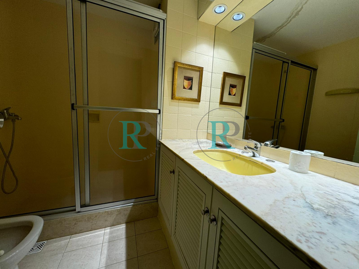 Apartamento ID.2123 - Apartamento en VENTA, en penisnula, Punta del este.