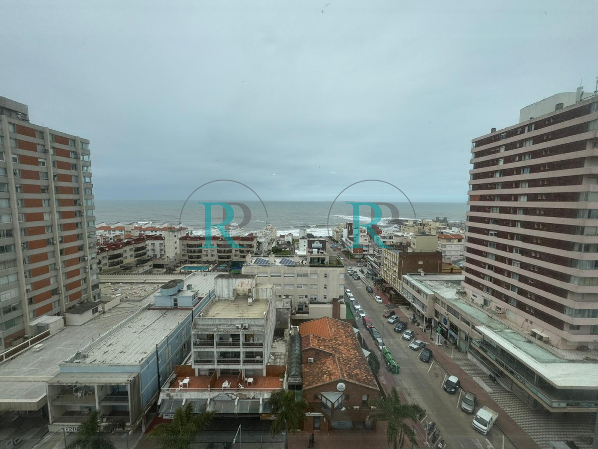 Apartamento ID.2123 - Apartamento en VENTA, en penisnula, Punta del este.