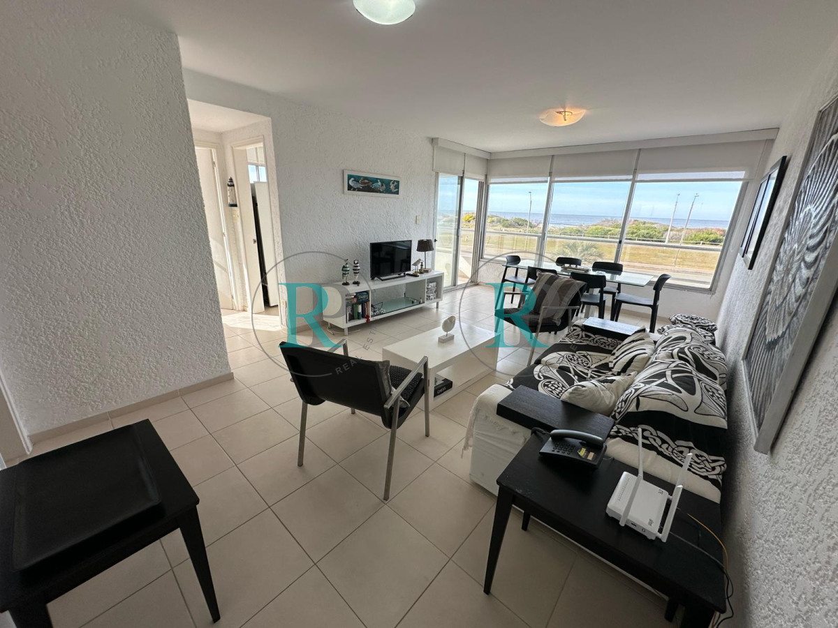 Apartamento ID.1988 - Departamento en primera linea playa brava, 2 dormitorios y medio.