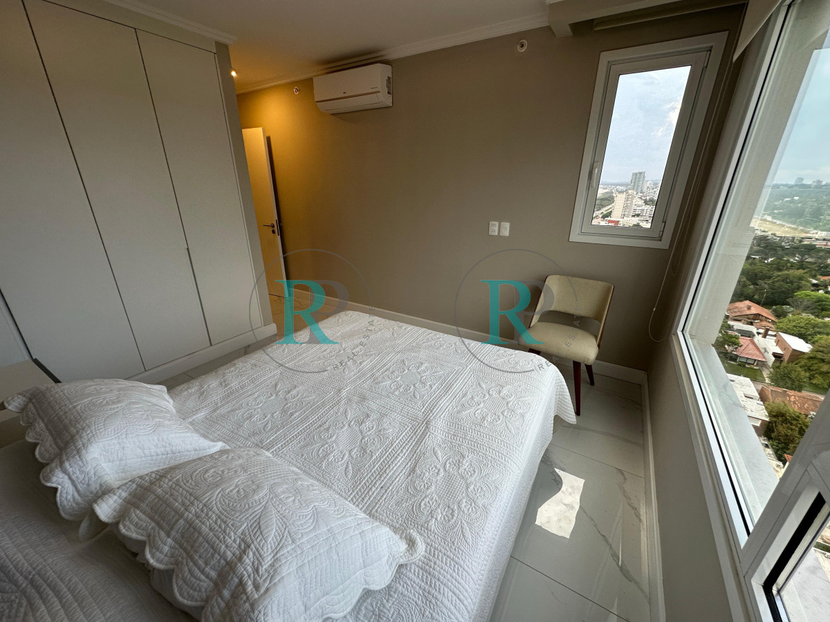 Apartamento ID.2527 - Alquiler temporada 2026, en primera linea, playa mansa, Edificio de Categoria.