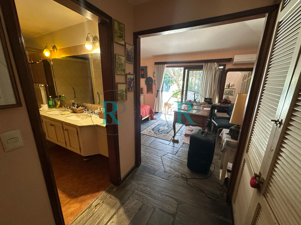 Casa ID.2459 - Gran propiedad en VENTA, Punta del Este.