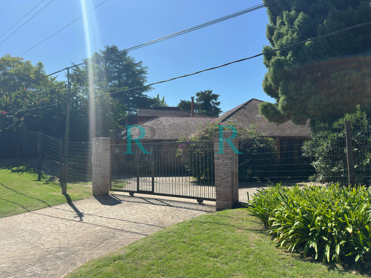 Casa ID.2459 - Gran propiedad en VENTA, Punta del Este.