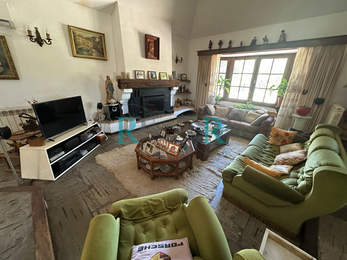 Casa ID.2459 - Gran propiedad en VENTA, Punta del Este.