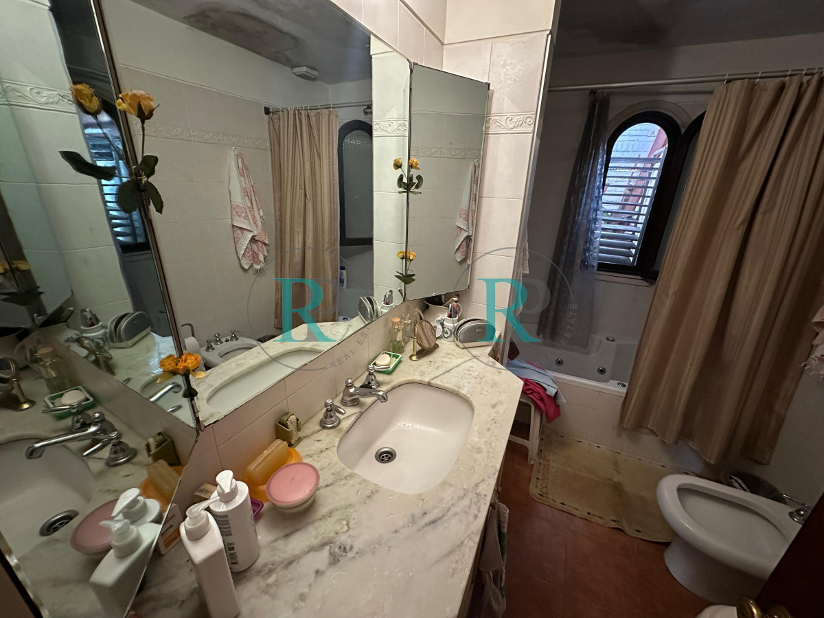 Casa ID.2459 - Gran propiedad en VENTA, Punta del Este.