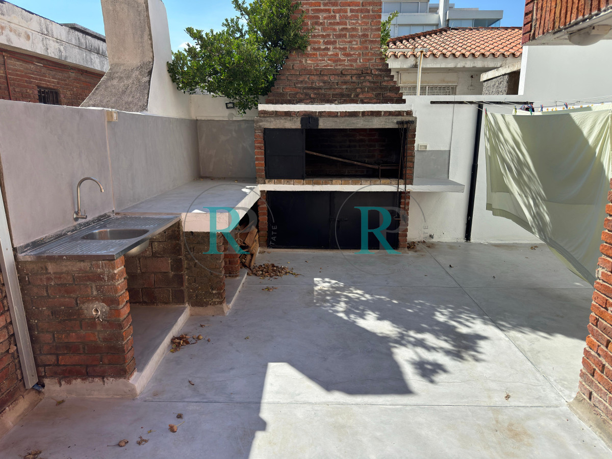 Apartamento ID.1988 - Departamento en primera linea playa brava, 2 dormitorios y medio.