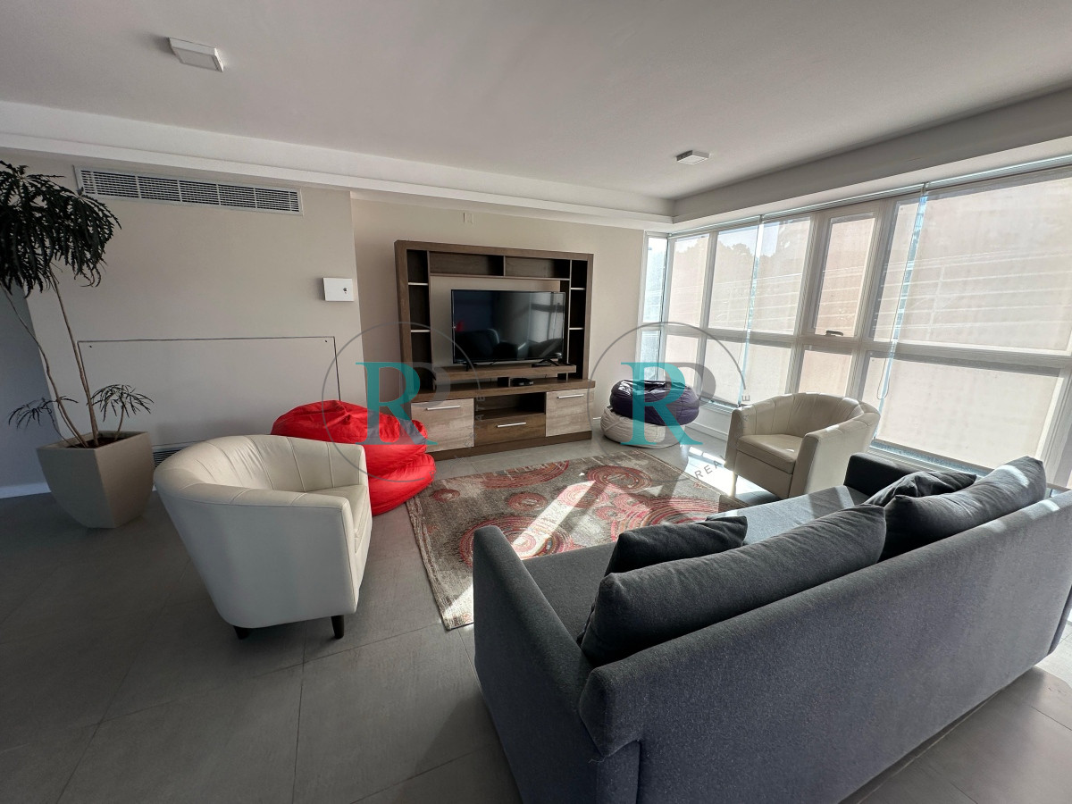 Apartamento ID.2096 - Alquier temporal, hermoso edificio de calidad contructiva y servicios.