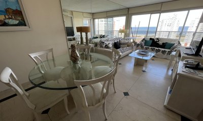 Departamento 2 1/2 dormitorios - Long Beach - Punta del Este