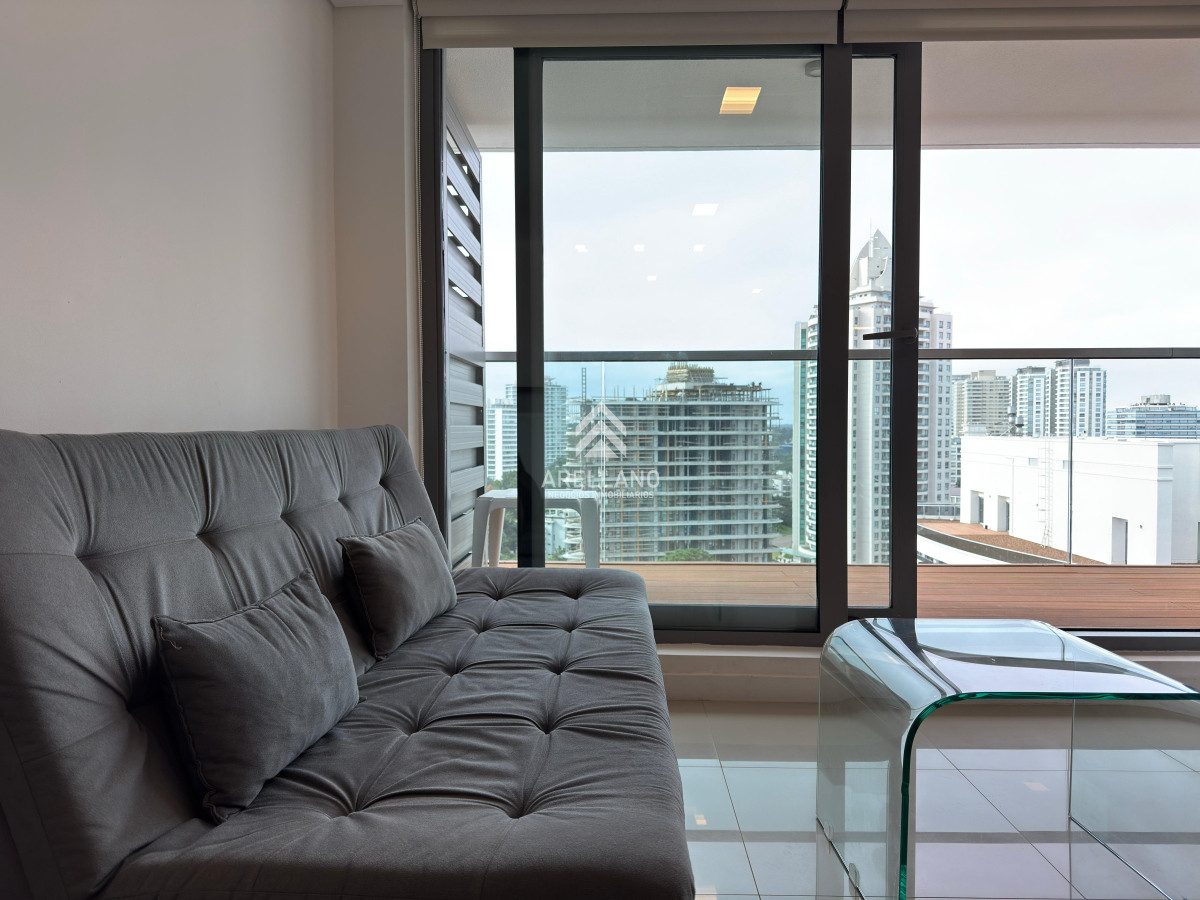 Apartamento ID.4733 - Venta apartamento 1 dormitorios y medio, a pasos de la playa brava, Punta del este.