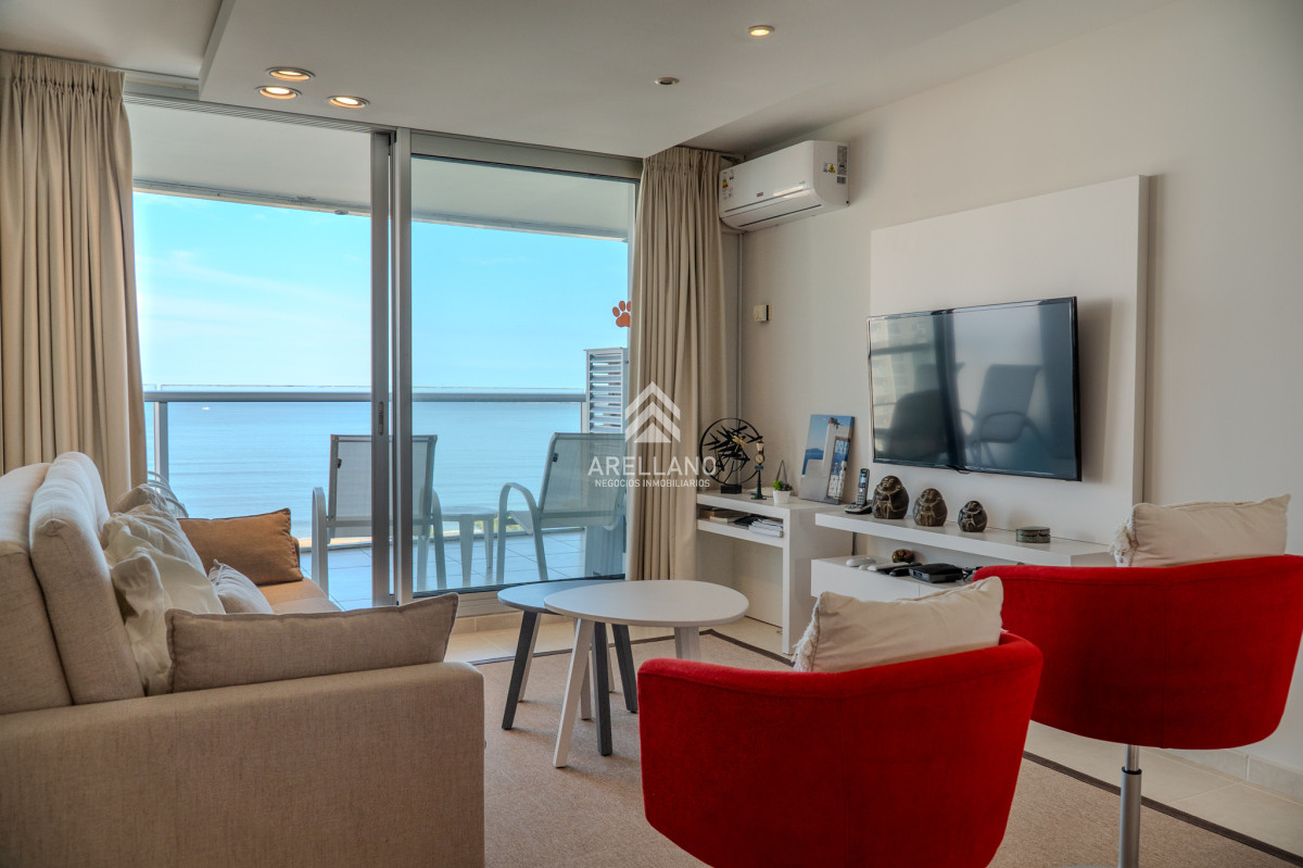 Apartamento ID.4549 - Venta apartamento 2 dormitorios hermosa vista al mar, piso alto.