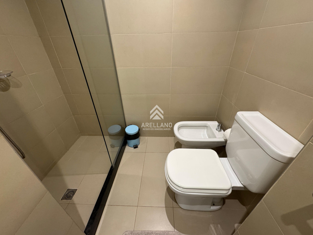 Apartamento ID.4733 - Venta apartamento 1 dormitorios y medio, a pasos de la playa brava, Punta del este.