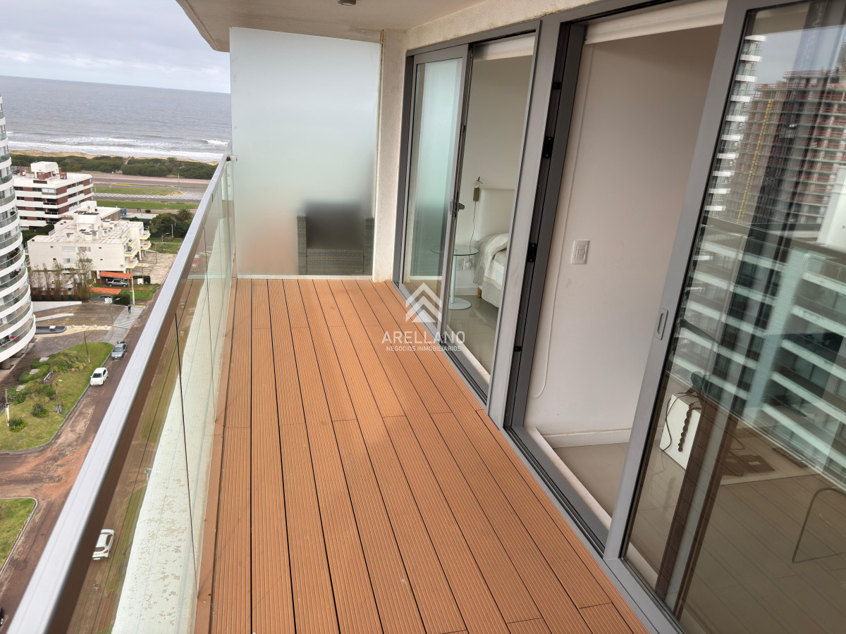 Apartamento ID.4733 - Venta apartamento 1 dormitorios y medio, a pasos de la playa brava, Punta del este.