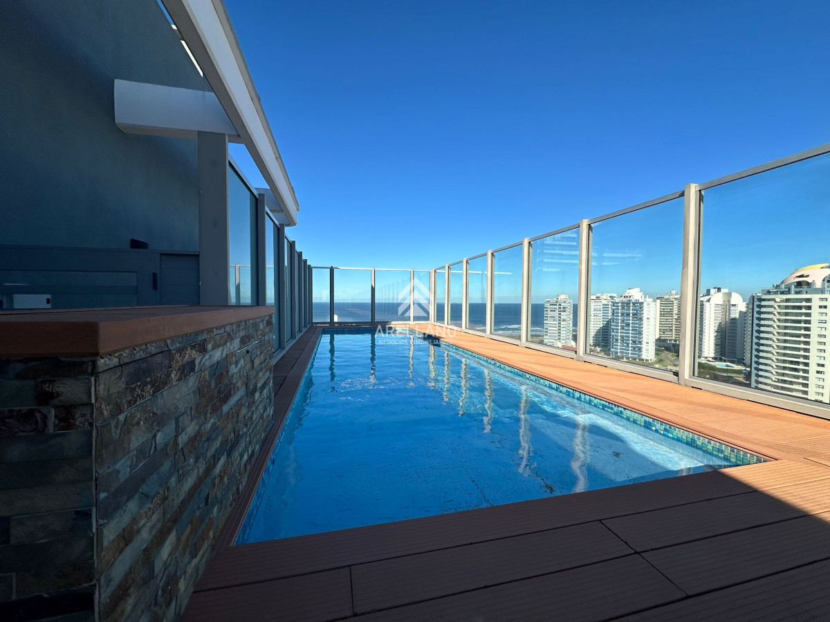 Apartamento ID.4733 - Venta apartamento 1 dormitorios y medio, a pasos de la playa brava, Punta del este.