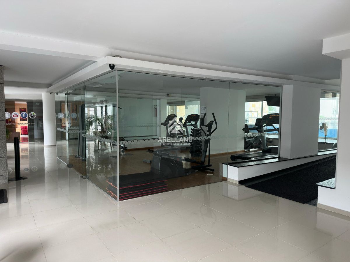 Apartamento ID.4549 - Venta apartamento 2 dormitorios hermosa vista al mar, piso alto.