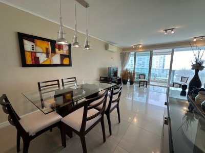 Hermoso departamento, con vista parcial al mar, playa mansa.