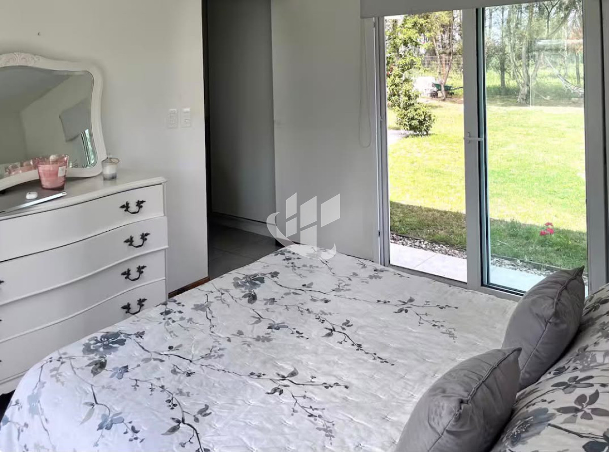 Casa ID.2872 - Casa en Barrio Burnett, 3 dormitorios, 2 baños