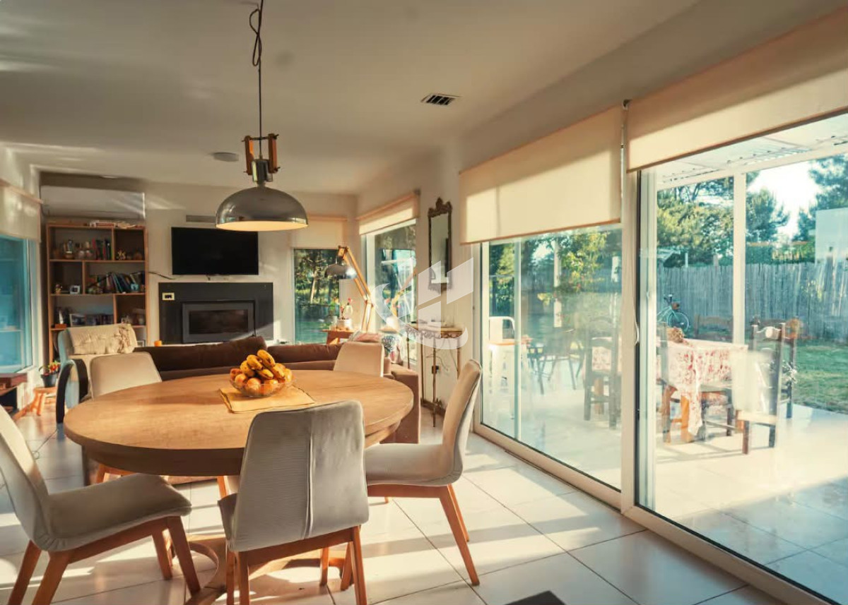 Casa ID.2872 - Casa en Barrio Burnett, 3 dormitorios, 2 baños