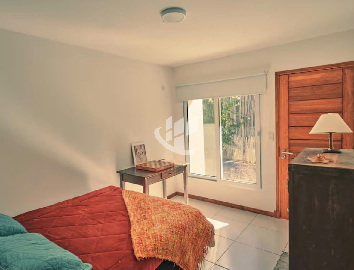 Casa ID.2872 - Casa en Barrio Burnett, 3 dormitorios, 2 baños